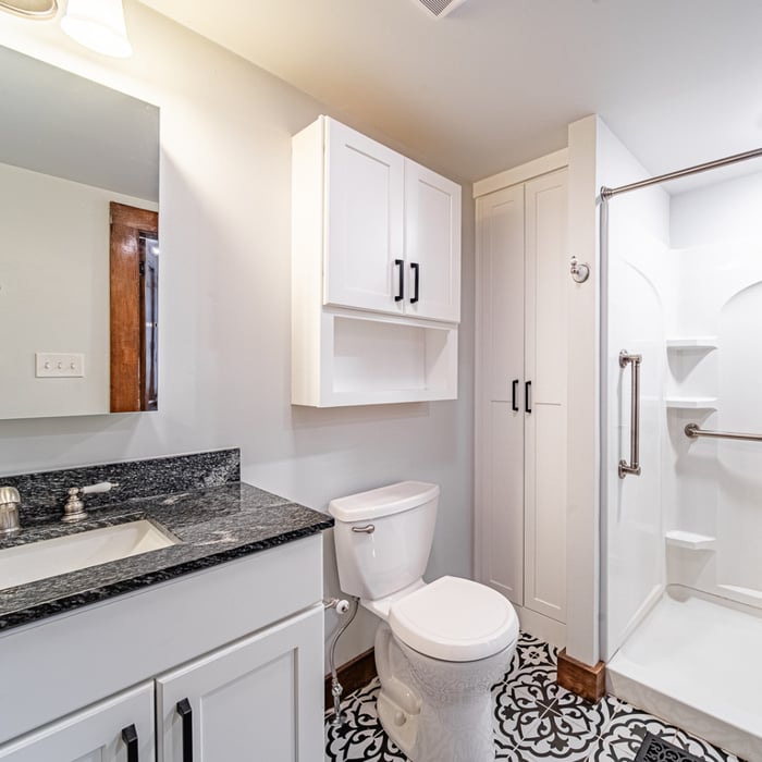 66153b75263854aabff9908b_lafayette-functional-bathroom-layout-04