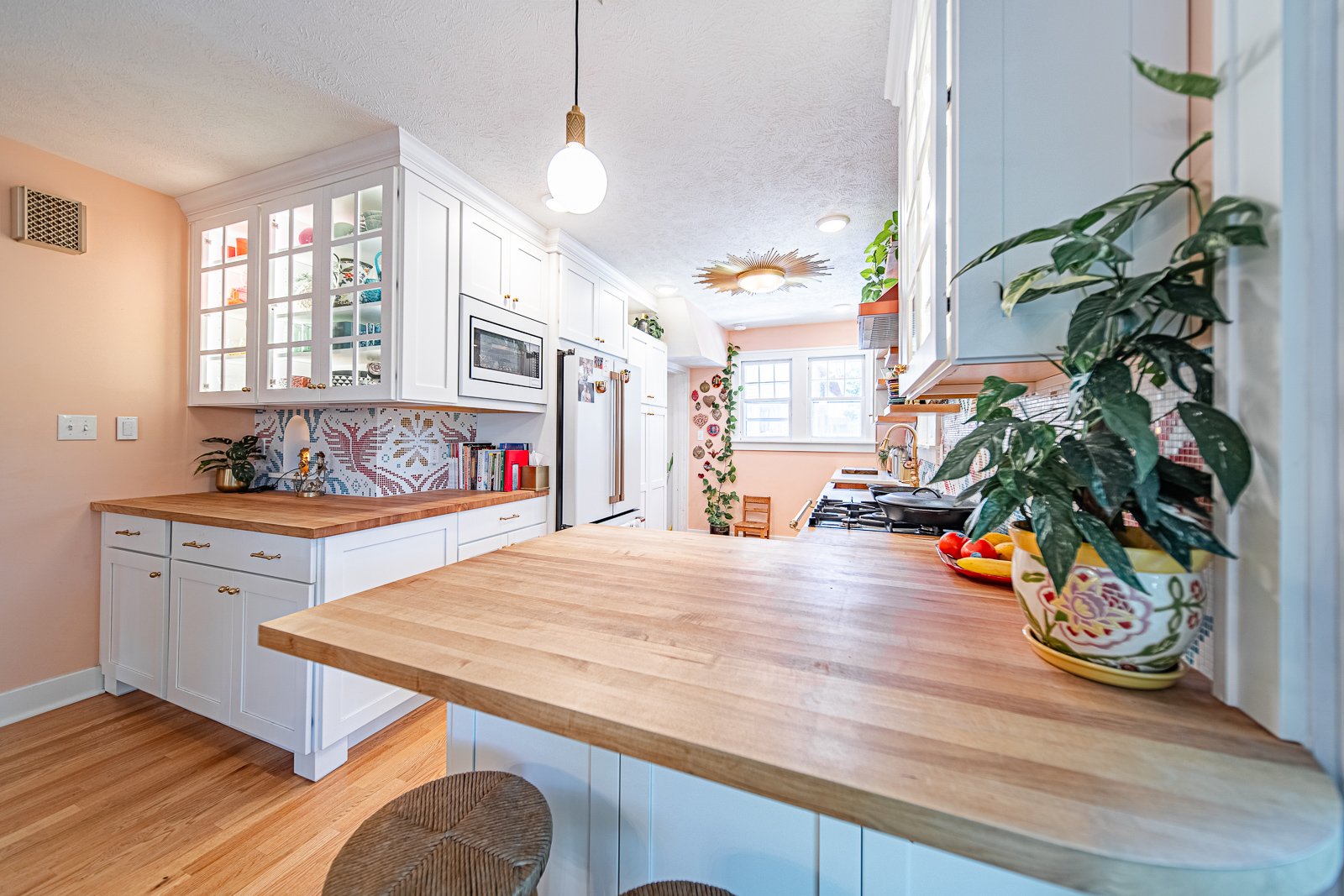 Lafayette kitchen with island 8