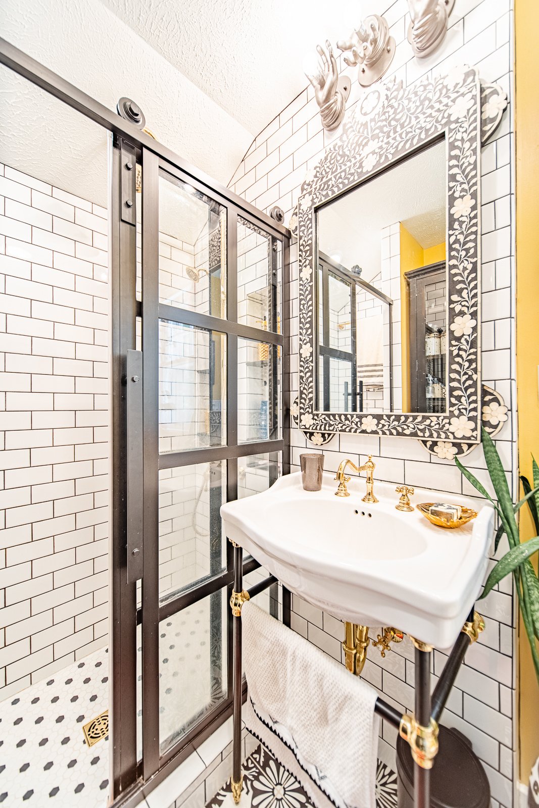 Lafayette kitchen with island 15