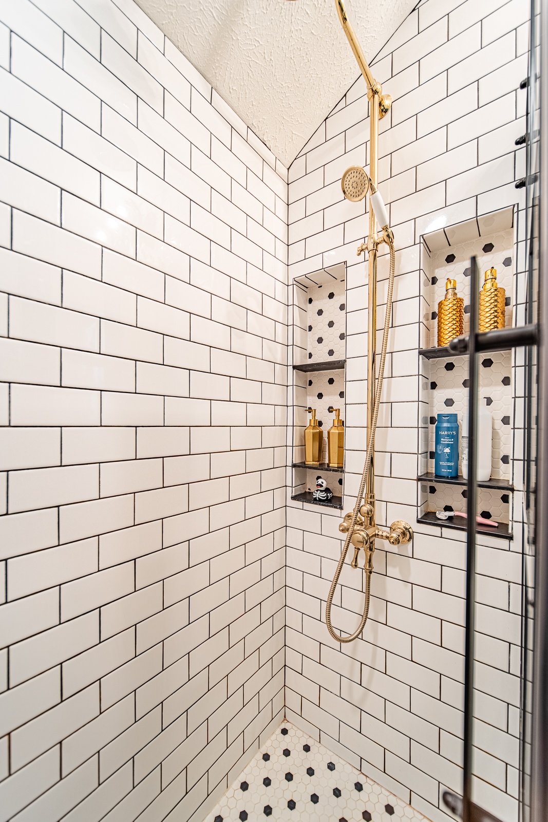 Lafayette kitchen with island 16