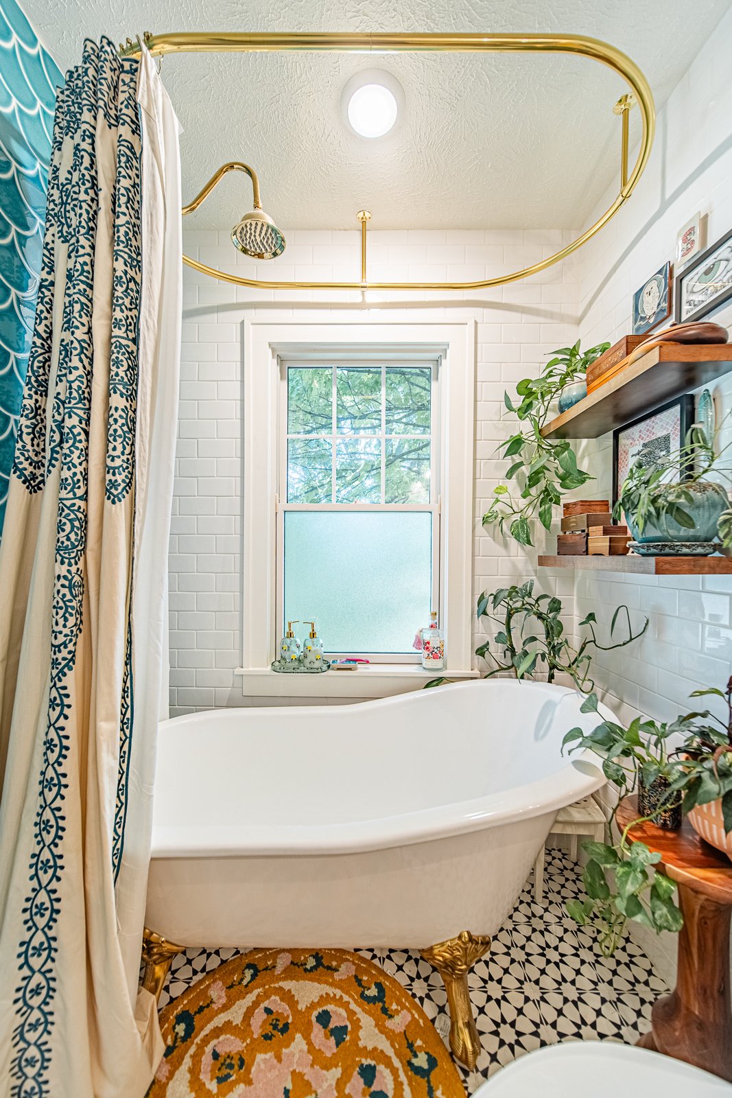 Lafayette kitchen with island 18