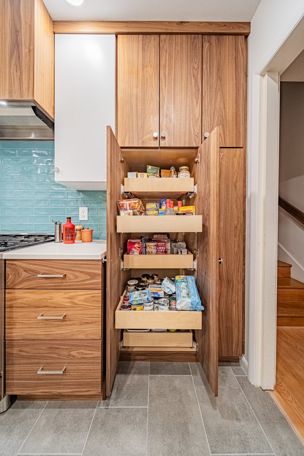 pullout-pantry-cabinet