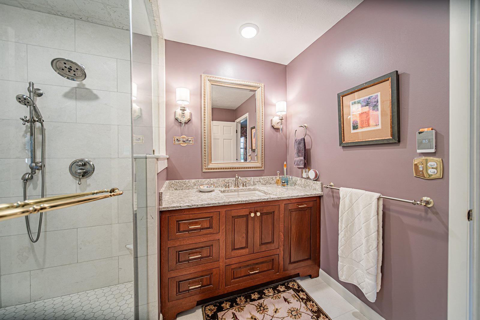 Her primary bathroom 3