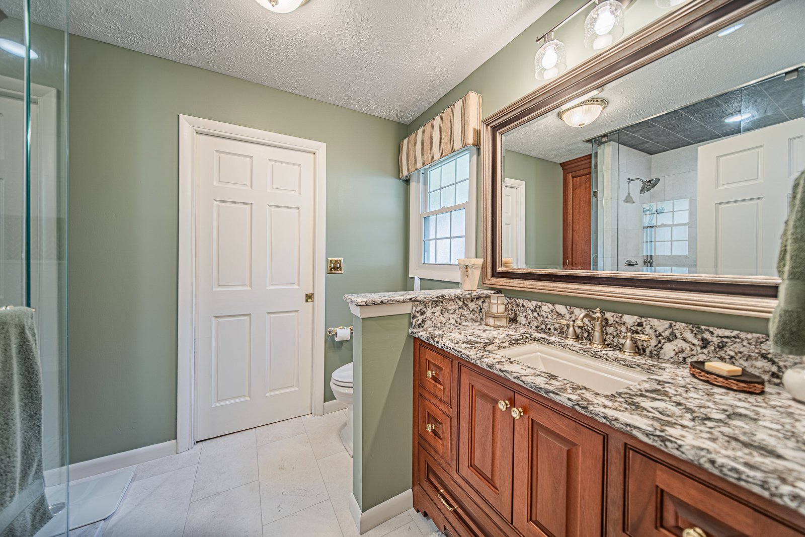 His primary bathroom 1